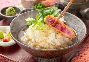 牛かつもと村